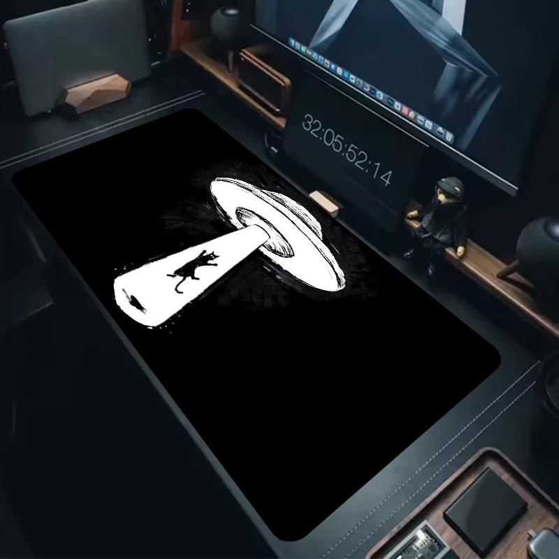 🚀 Tapis de Souris FUN – Chat Enlevé par une Soucoupe Volante ! 🛸🐱