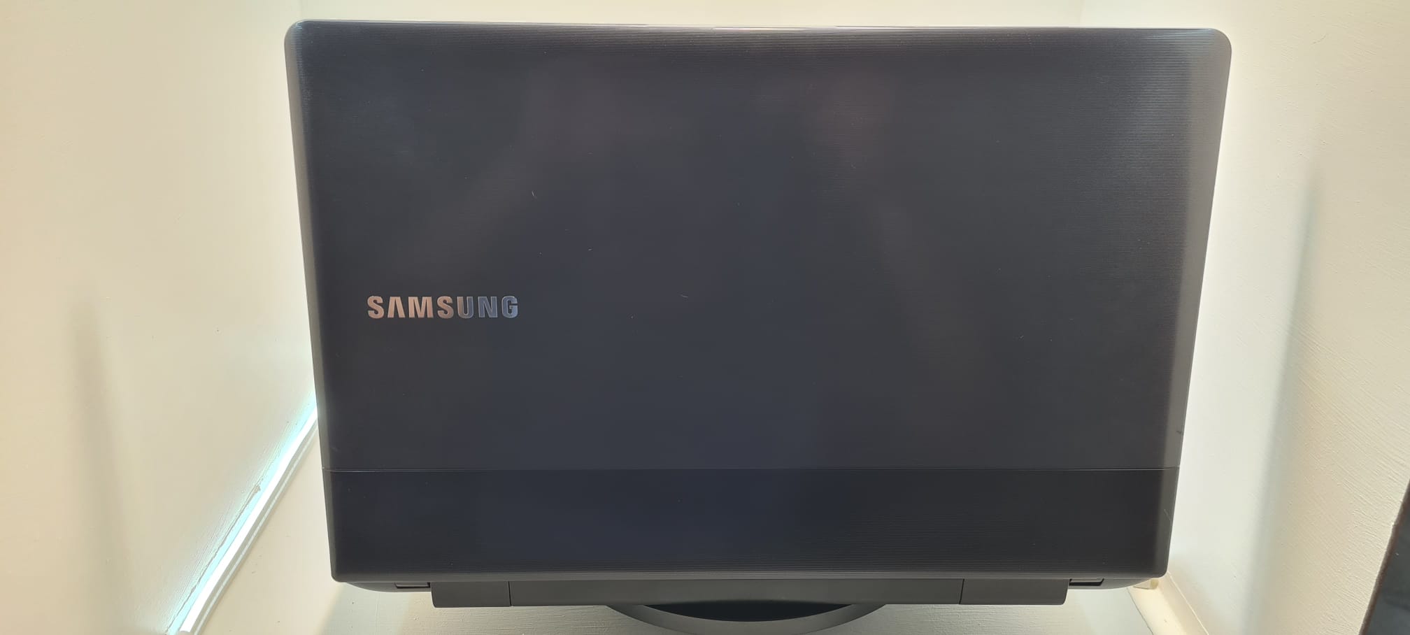 Samsung NP300E5C – 15,6" – Intel Core i3 – 6 Go – SSD 240 Go – Image 3