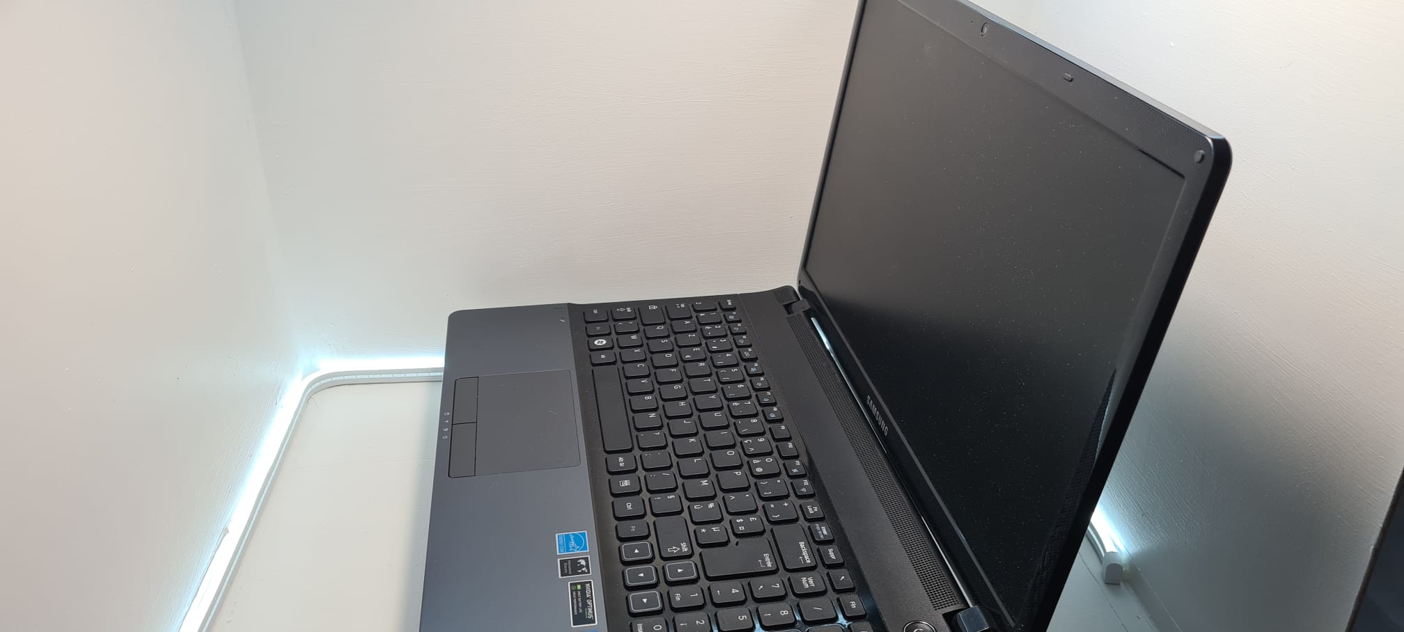 Samsung NP300E5C – 15,6" – Intel Core i3 – 6 Go – SSD 240 Go – Image 4