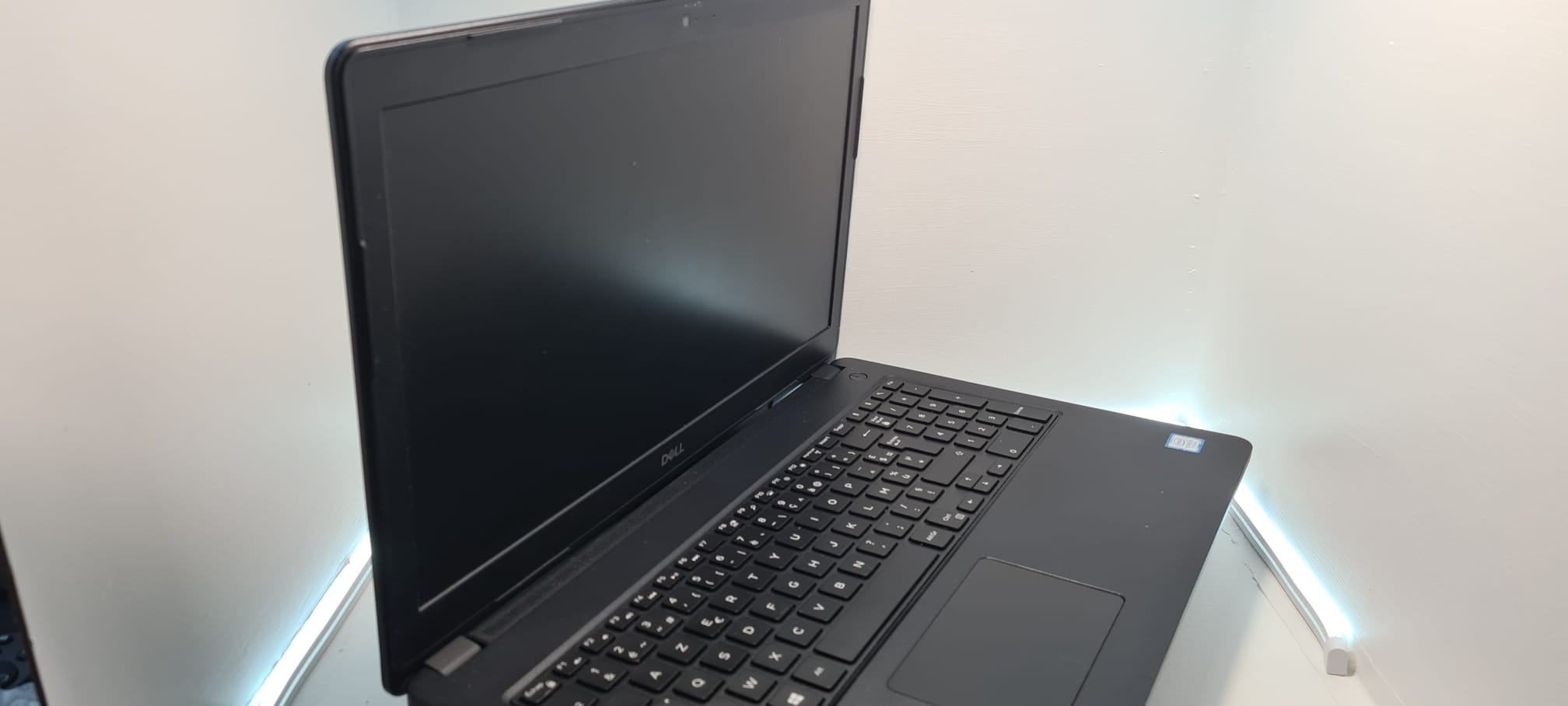 Dell Latitude 3580 – 15,6" – Intel Core i5-7200U – 8 Go – SSD 240 Go – Image 2