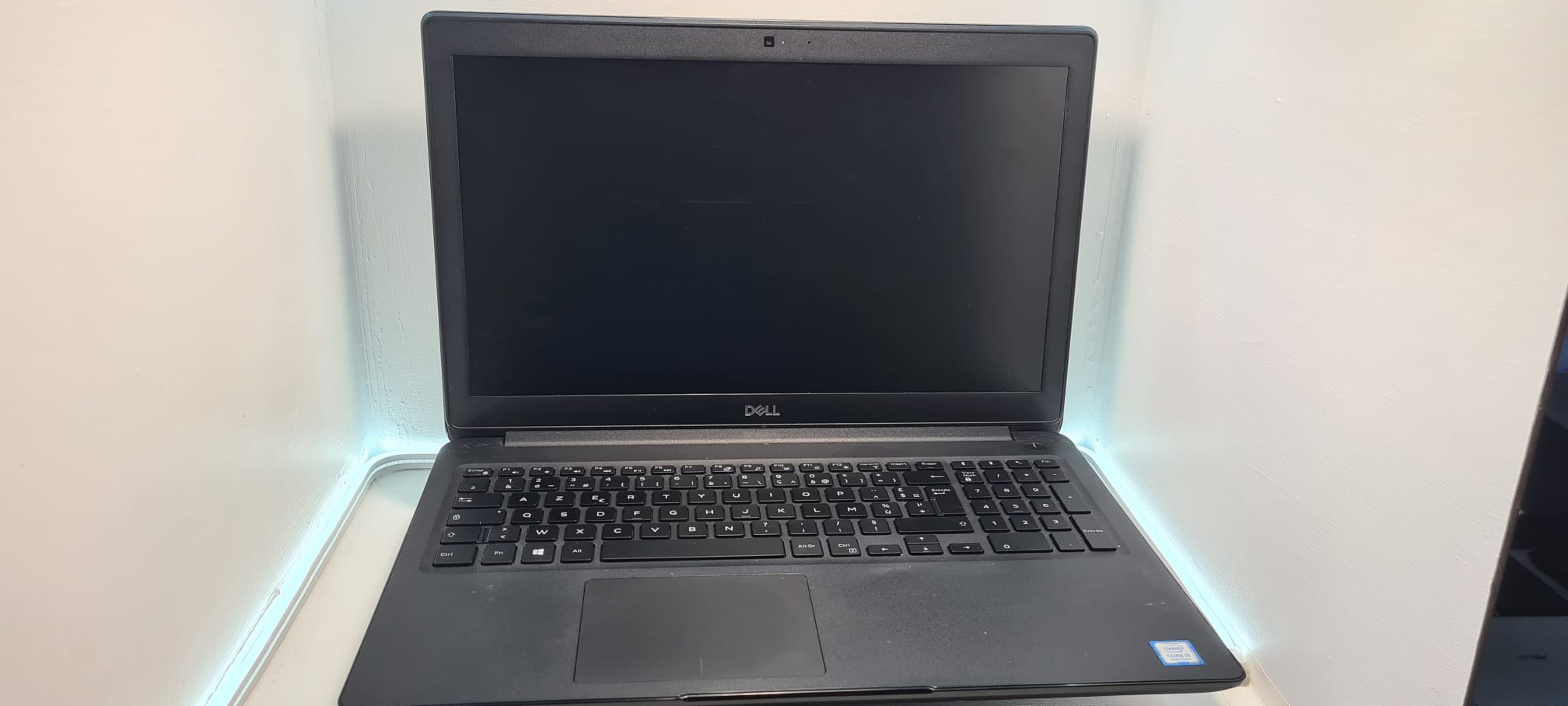 Dell Latitude 3500 – 15,6" – Intel Core i5-8265U – 8 Go – SSD 240 Go