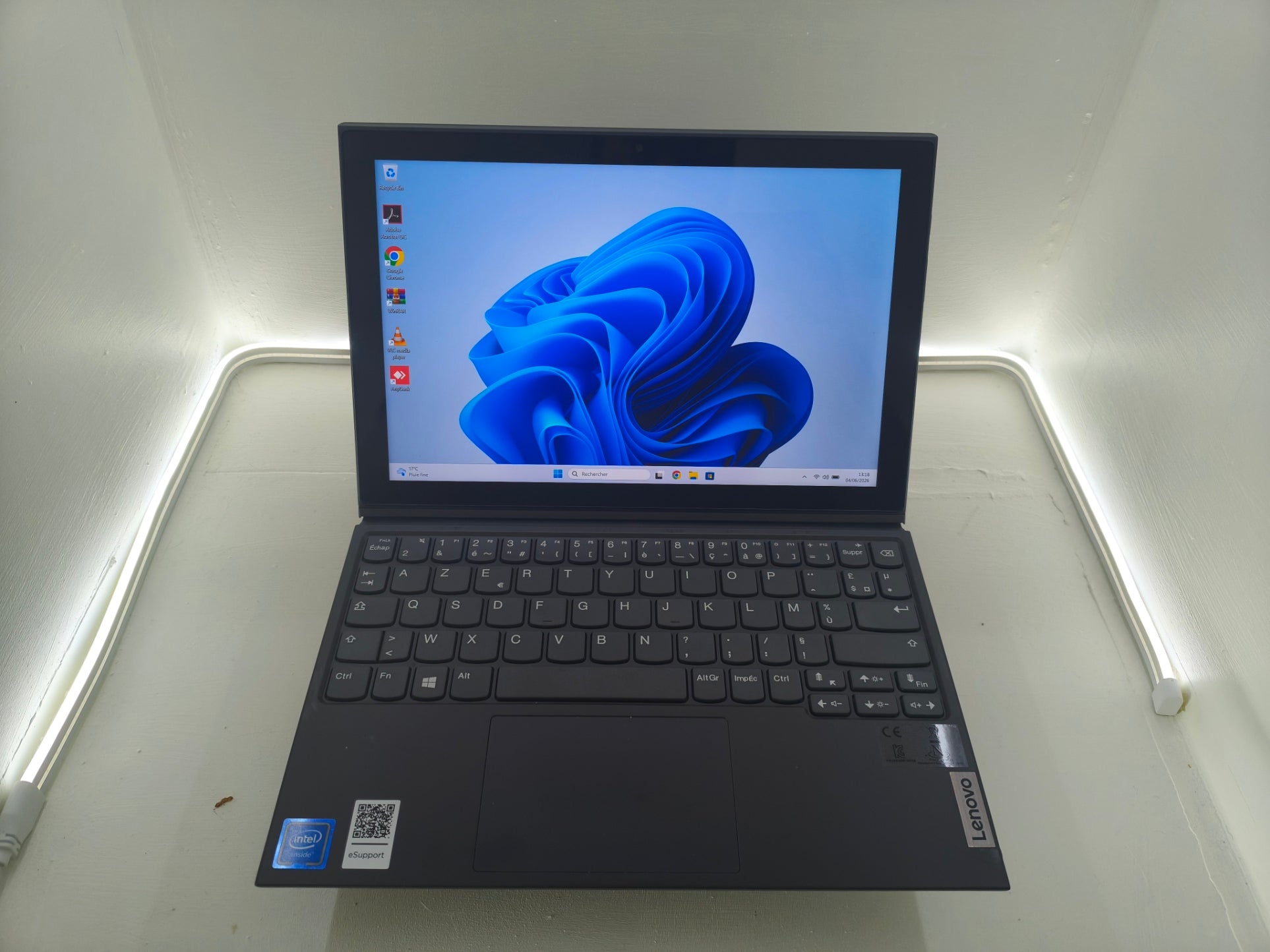 Tablette Lenovo tactile 10.3" avec clavier – 10.3 " – Intel Celeron N4020 – 4 Go – 64 Go eMMC