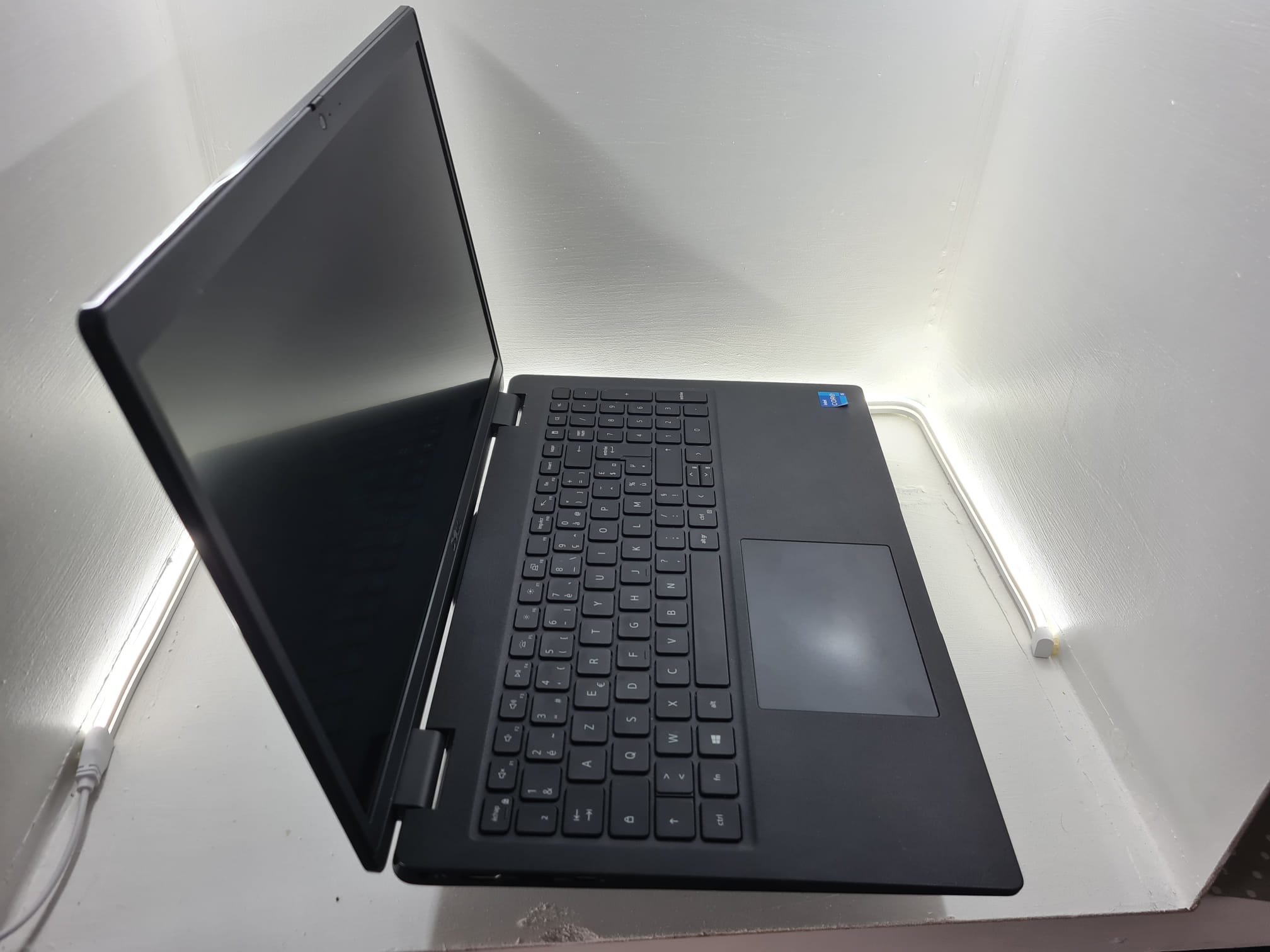 Dell Latitude 3520 – 15,6" – Intel Core i5-1135G7 – 8 Go – SSD 240 Go – Image 3